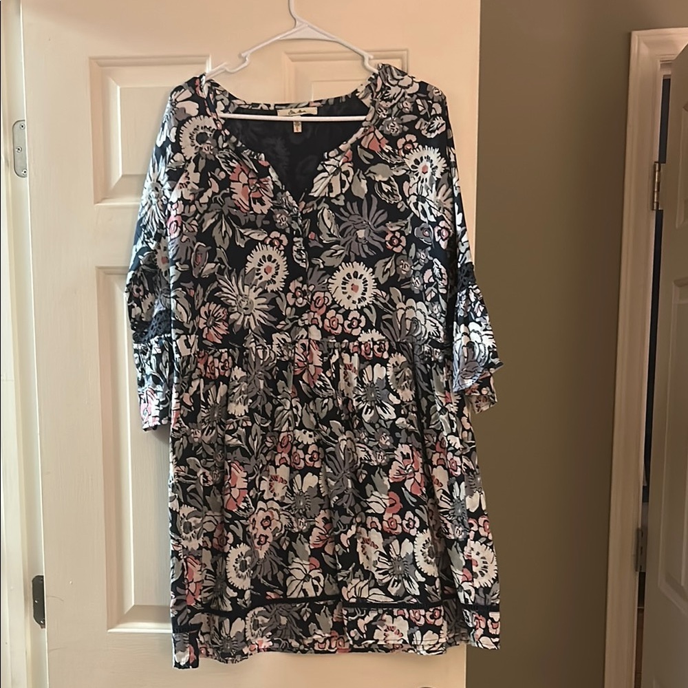 Boutique Ella Moon dress! Floral Navy and Pink Women's Dress